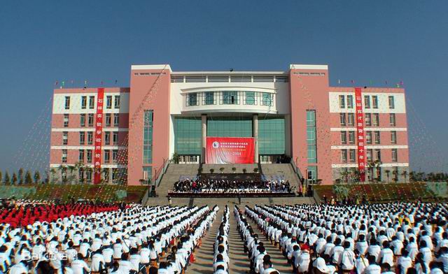 為何越多學(xué)校選擇邁譽(yù)赫教學(xué)觸摸一體機(jī)